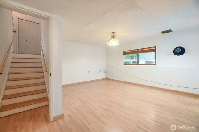 $950,000 | 4726 Picnic Point Road, Edmonds, WA 98026