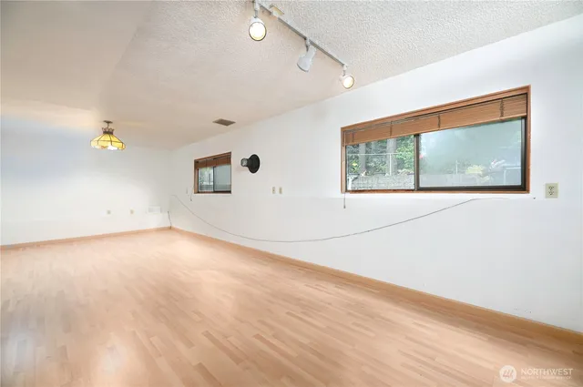 $950,000 | 4726 Picnic Point Road, Edmonds, WA 98026