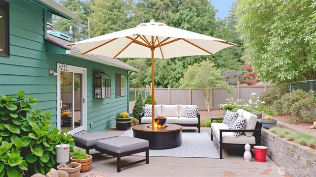 $950,000 | 4726 Picnic Point Road, Edmonds, WA 98026