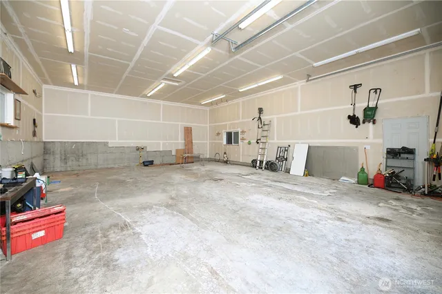 $950,000 | 4726 Picnic Point Road, Edmonds, WA 98026