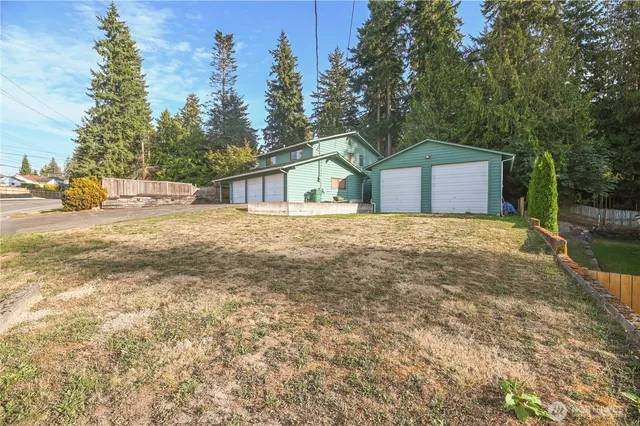 $950,000 | 4726 Picnic Point Road, Edmonds, WA 98026