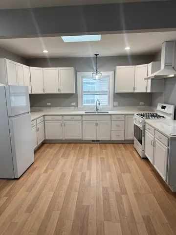 $270,000 | 17 South 21st Avenue, Maywood, IL 60153