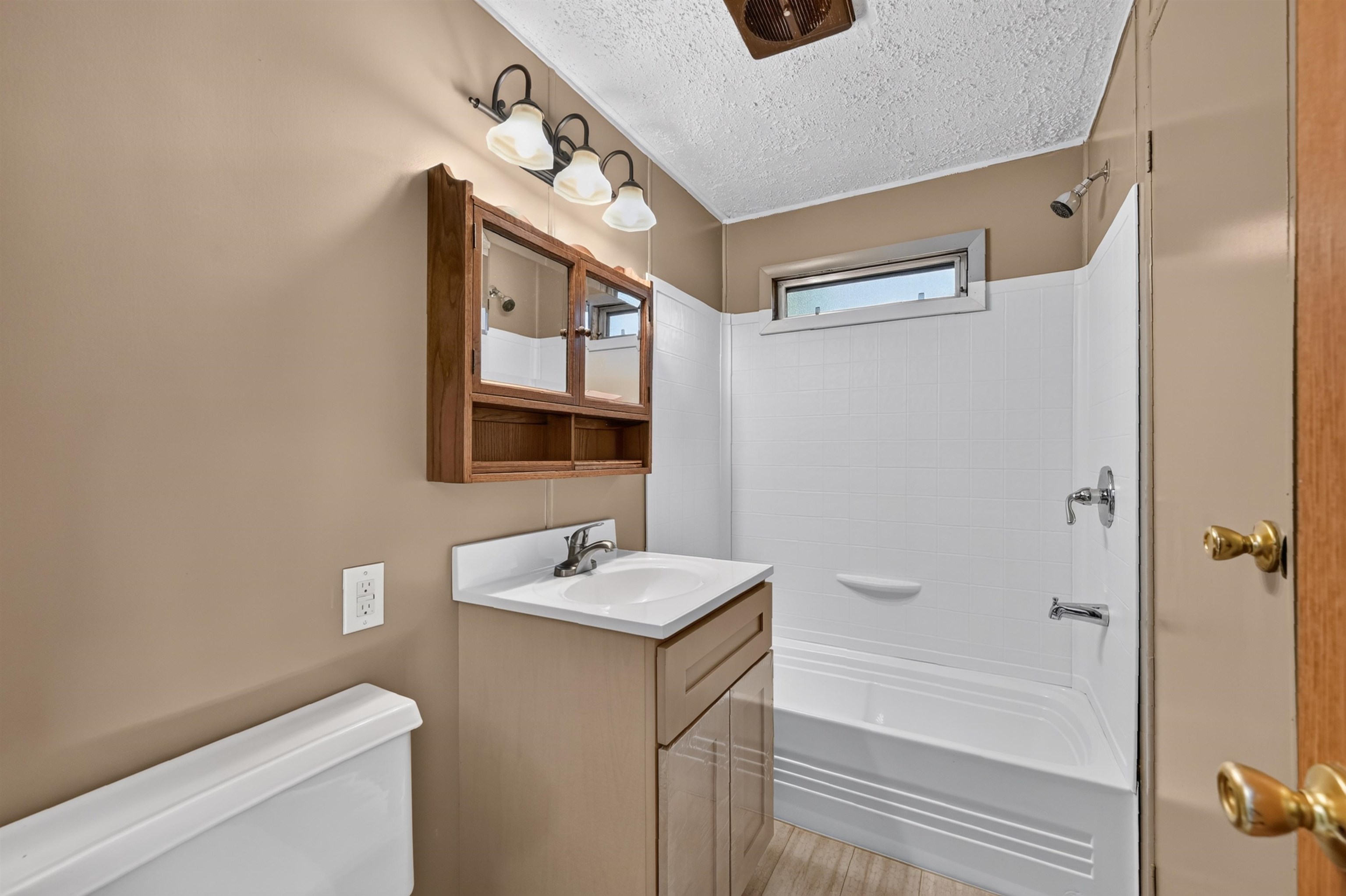 249 East Bradford Road Midland, MI 48640 - Photo 35 of 66