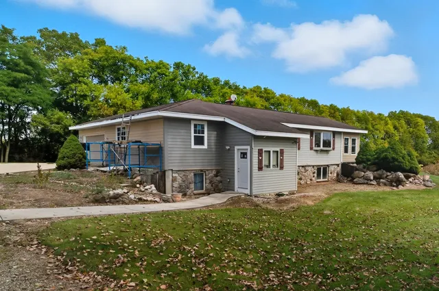 $474,900 | 3740 County Rd O, Saukville, WI 53080