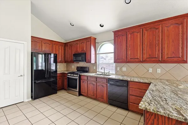 $2,500 | 4800 Valley Springs Trail, Fort Worth, TX 76244