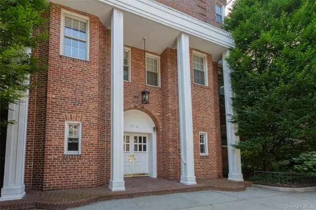 $3,000 | 77-12 35th Avenue, Unit B17 | Jackson Heights