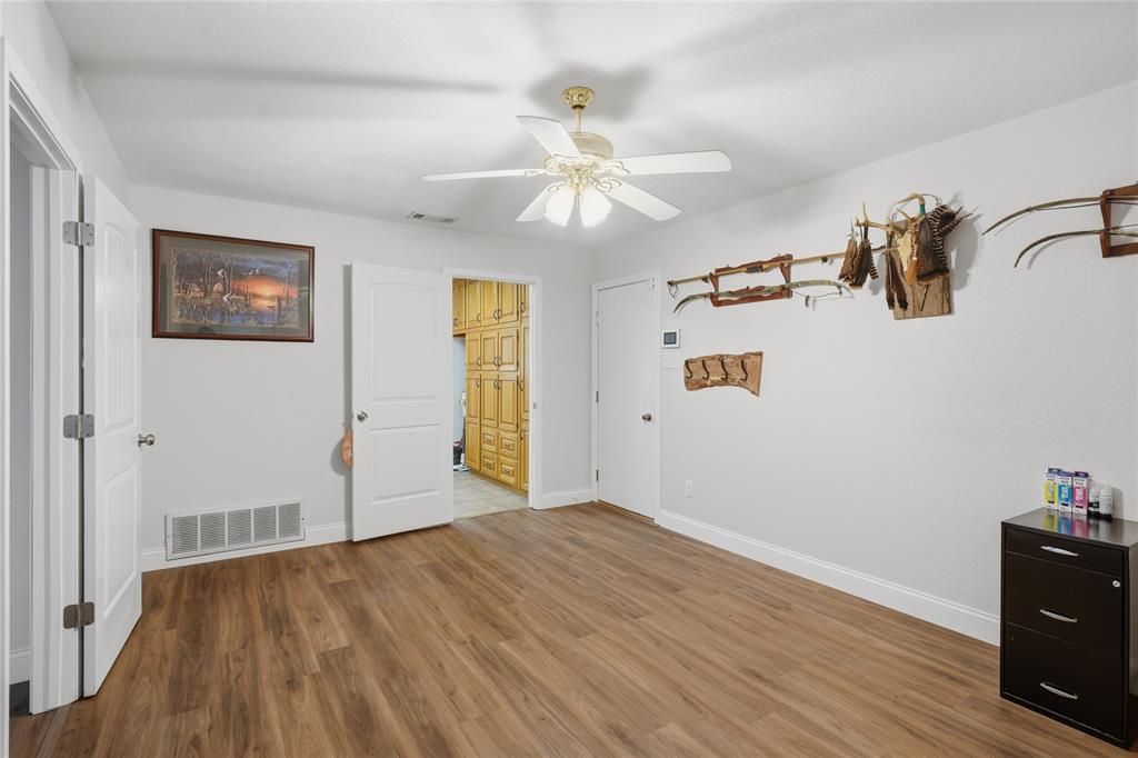 217 Spruce Circle Azle, TX 76020 - Photo 29 of 39