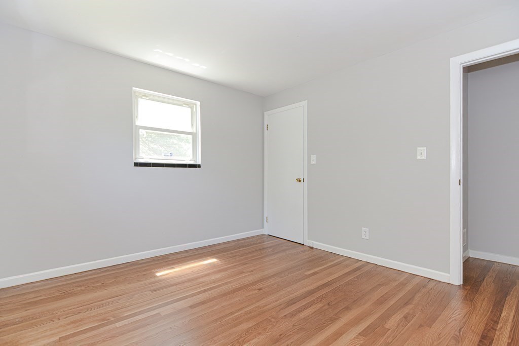 136 Marked Tree Road Holliston, MA 01746 - Photo 18 of 38 Gallery Image 18