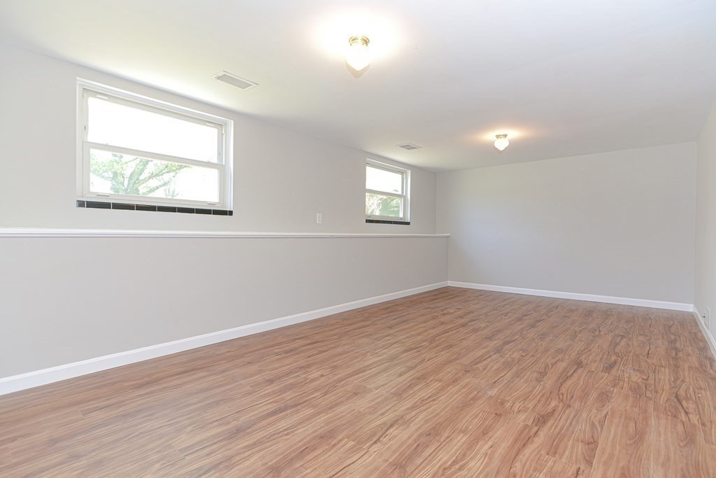 136 Marked Tree Road Holliston, MA 01746 - Photo 24 of 38 Gallery Image 24