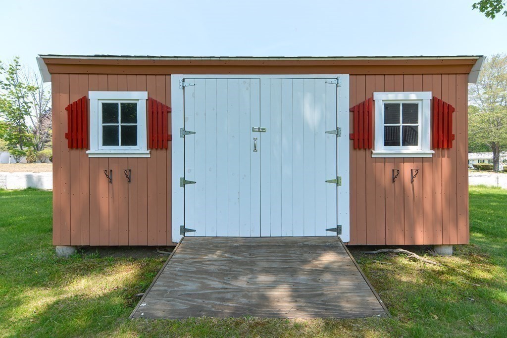136 Marked Tree Road Holliston, MA 01746 - Photo 26 of 38 Gallery Image 26