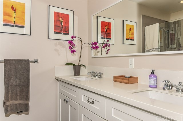 20153 Adele Drive Woodland Hills, CA 91364 - Photo 32 of 70 Master bathroom