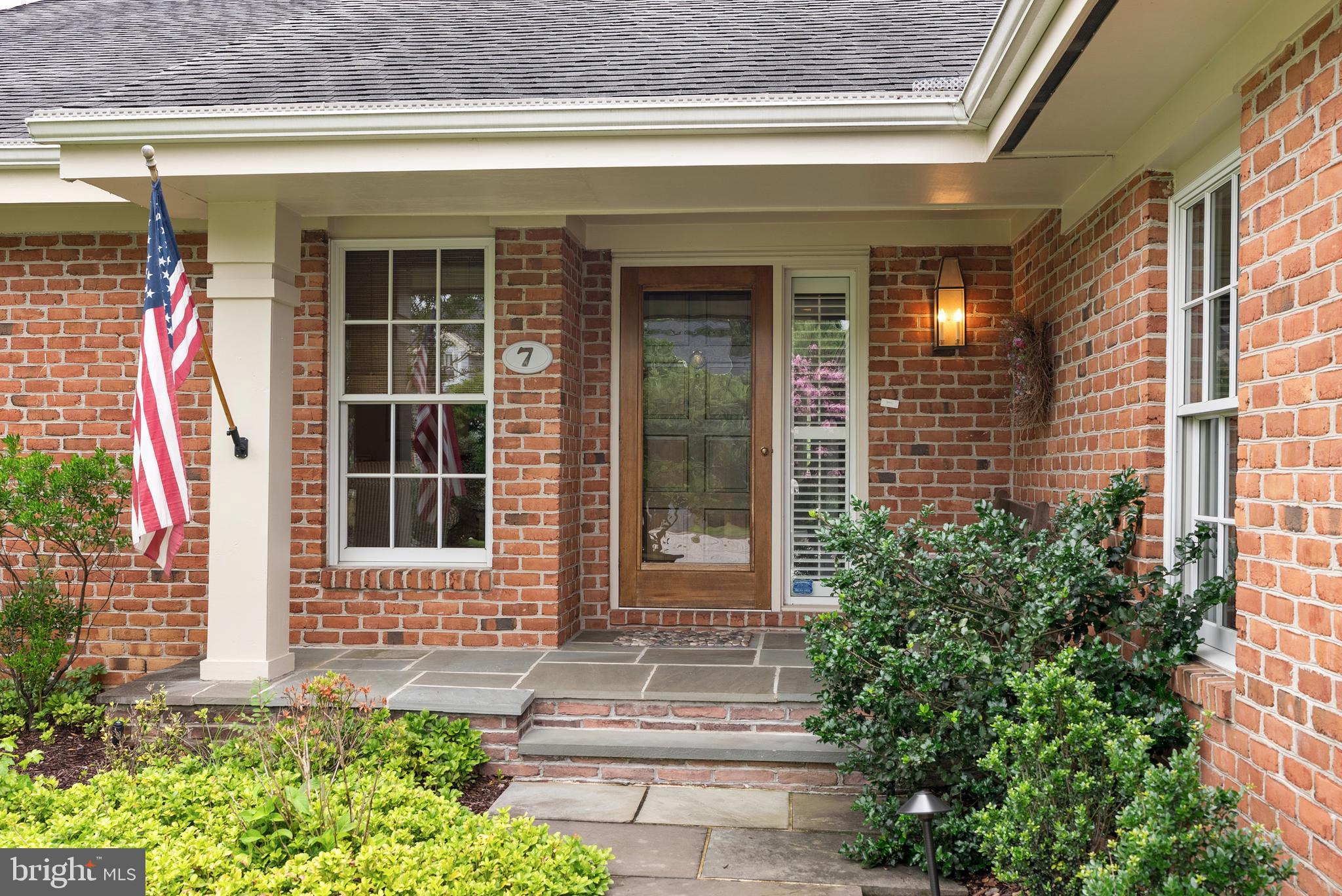 7 Spring House Road Lutherville-Timonium, MD 21093 - Photo 3 of 50 Come on in!