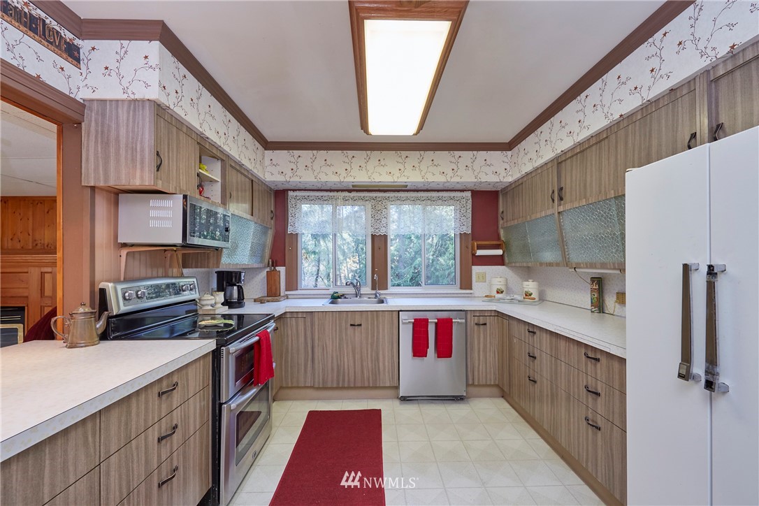722 Southwest Birch Road Port Orchard, WA 98367 - Photo 11 of 34 Gallery Image 11