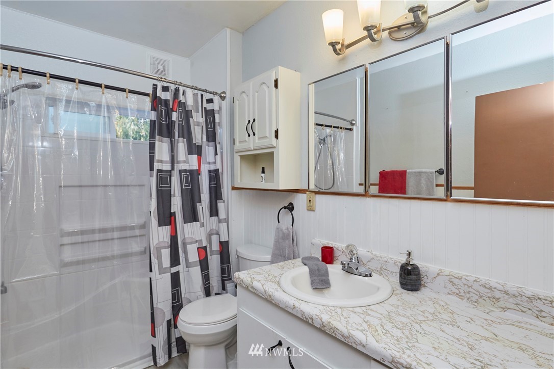 722 Southwest Birch Road Port Orchard, WA 98367 - Photo 17 of 34 Gallery Image 17
