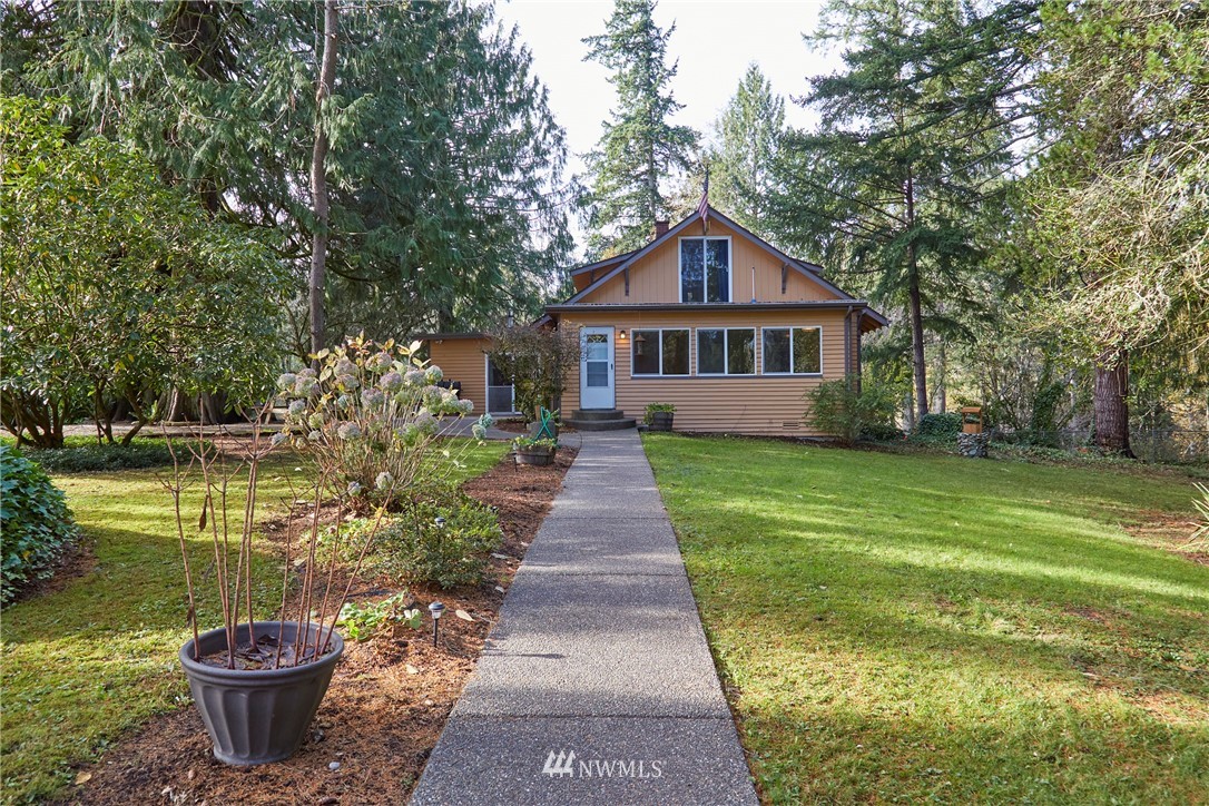 722 Southwest Birch Road Port Orchard, WA 98367 - Photo 3 of 34 Gallery Image 3