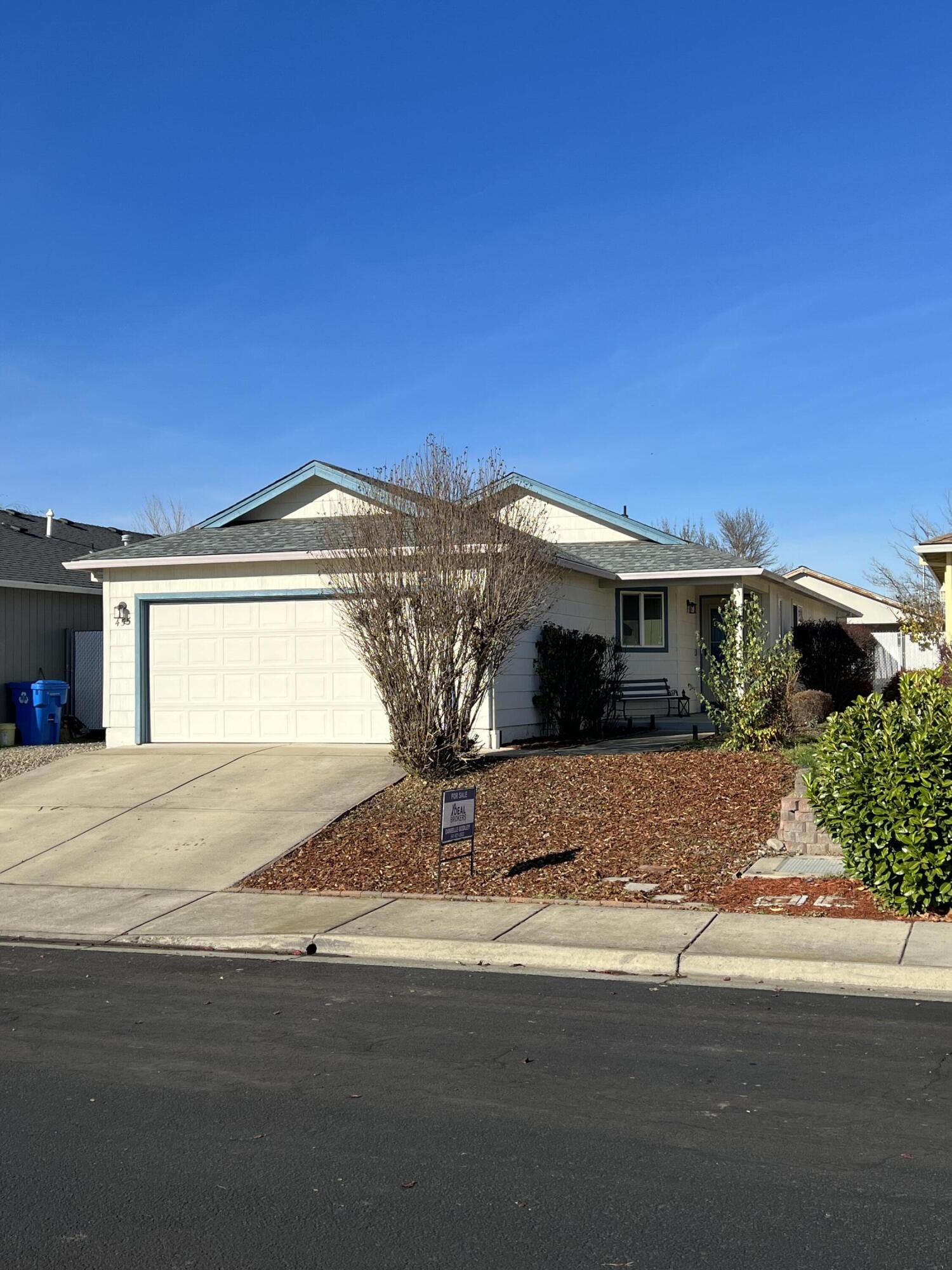 455 Montclair Way Eagle Point, OR 97524 - Photo 1 of 17 IMG_6991