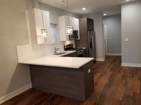 $2,750 | 4851 North Central Avenue, Unit 1E, Chicago, IL 60630