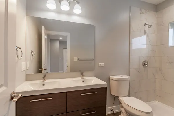 $2,750 | 4851 North Central Avenue, Unit 1E, Chicago, IL 60630