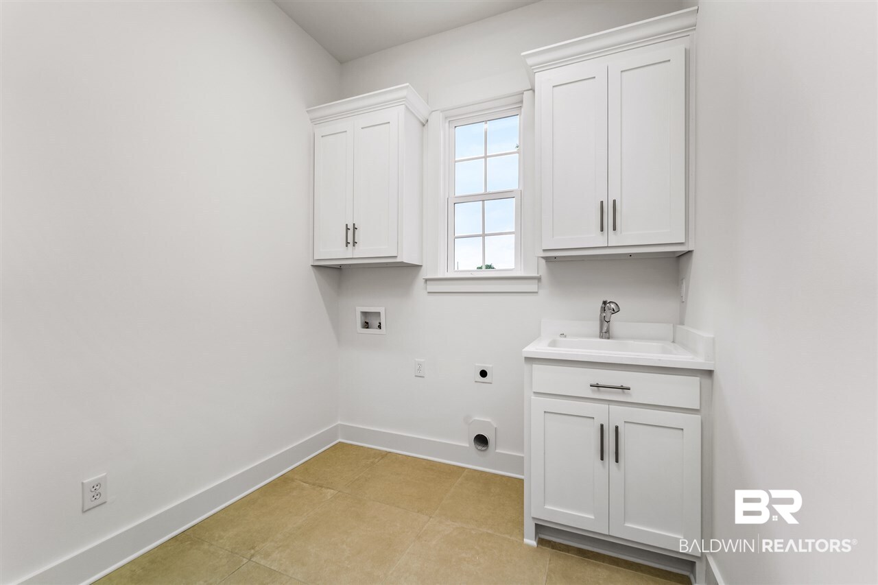 17402 Burwick Loop Fairhope, AL 36532 - Photo 24 of 40 Laundry Room