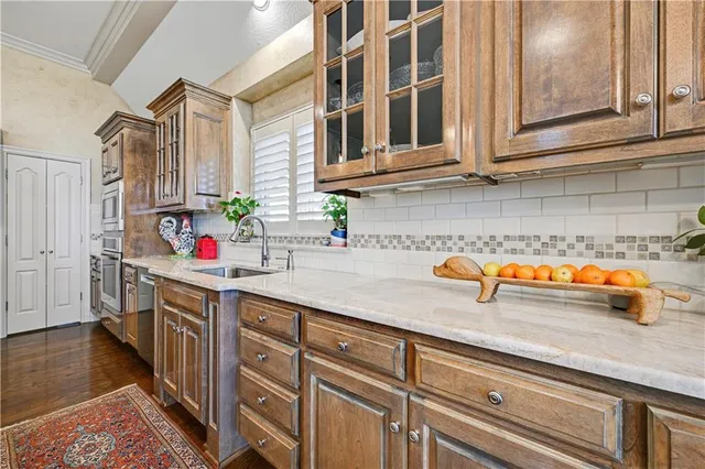 $1,285,000 | 14001 Nicklaus Drive, Overland Park, KS 66223