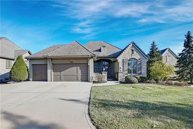 $1,285,000 | 14001 Nicklaus Drive, Overland Park, KS 66223
