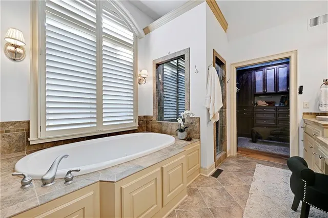 $1,285,000 | 14001 Nicklaus Drive, Overland Park, KS 66223