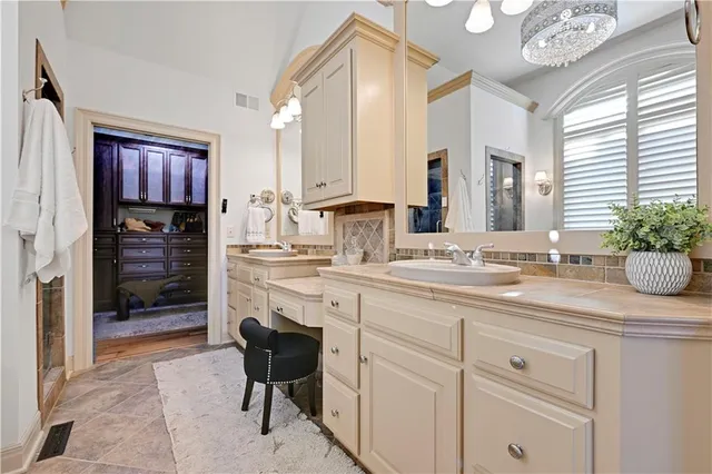 $1,285,000 | 14001 Nicklaus Drive, Overland Park, KS 66223