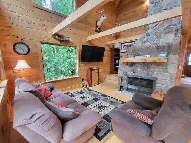 $649,900 | 110 Lakeside Lodges Road, Rangeley, ME 04970