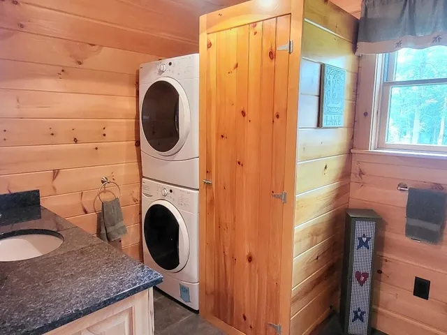 $649,900 | 110 Lakeside Lodges Road, Rangeley, ME 04970