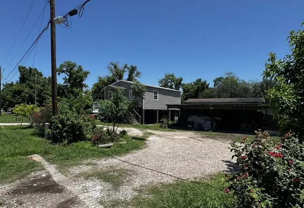 $95,000 | 445 Creekside Drive, Holiday Lakes, TX 77515