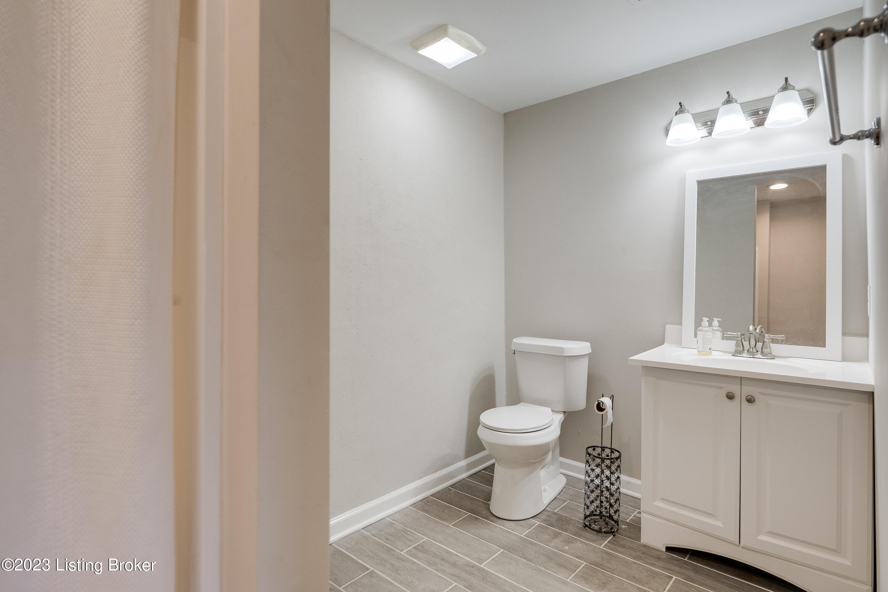 5510 Apache Road Louisville, KY 40207 - Photo 26 of 33 5510 Apache Rd-33