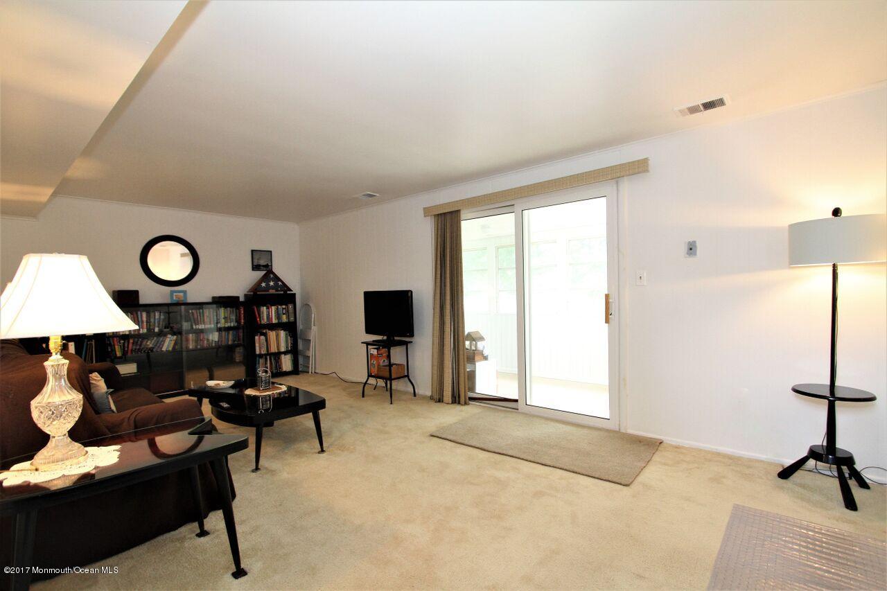 39 Chesapeake Road Manalapan, NJ 07726 - Photo 18 of 26 IMG_0802