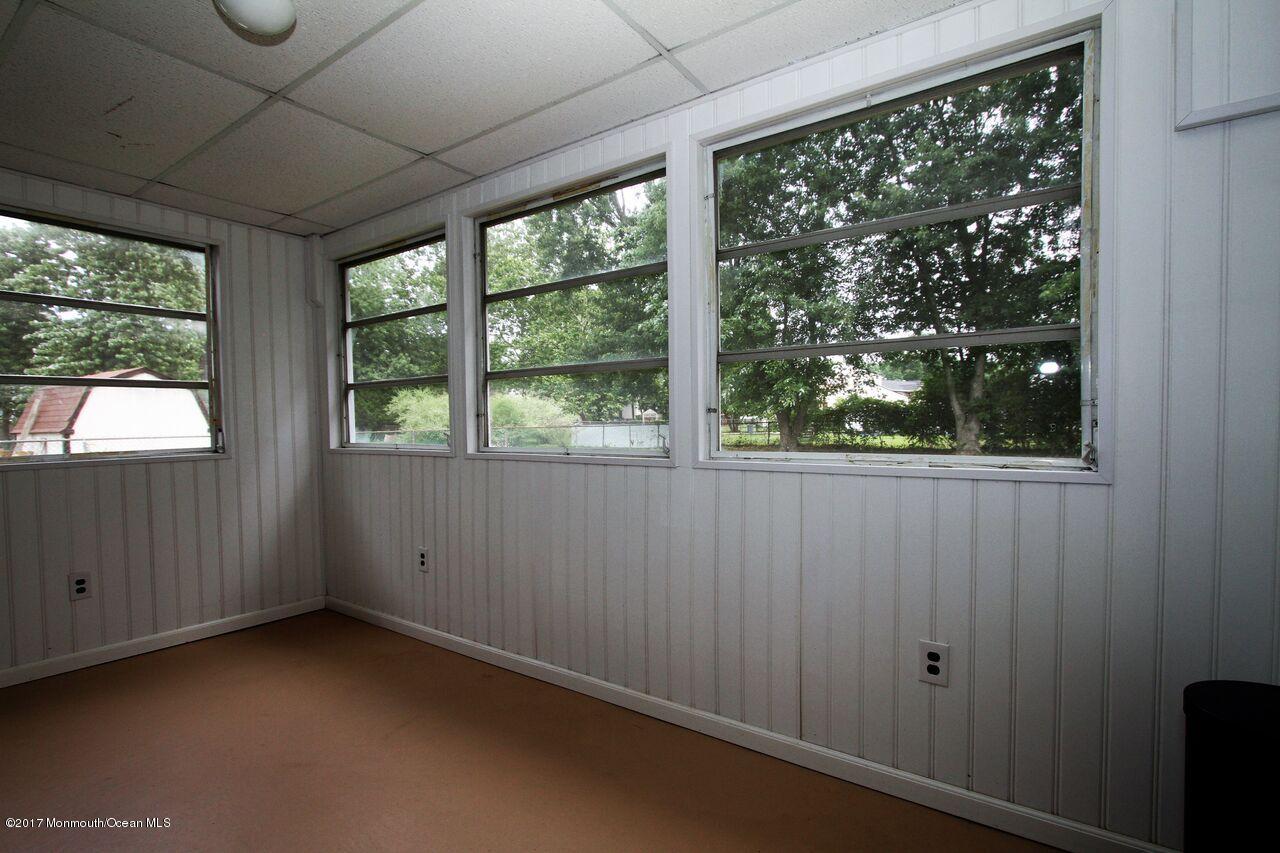 39 Chesapeake Road Manalapan, NJ 07726 - Photo 23 of 26 IMG_0810