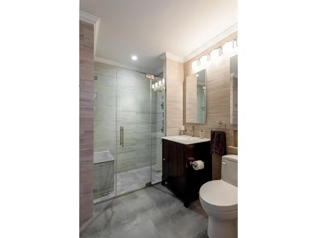 $1,195,000 | 404 East 76th Street, Unit 27B | Lenox Hill