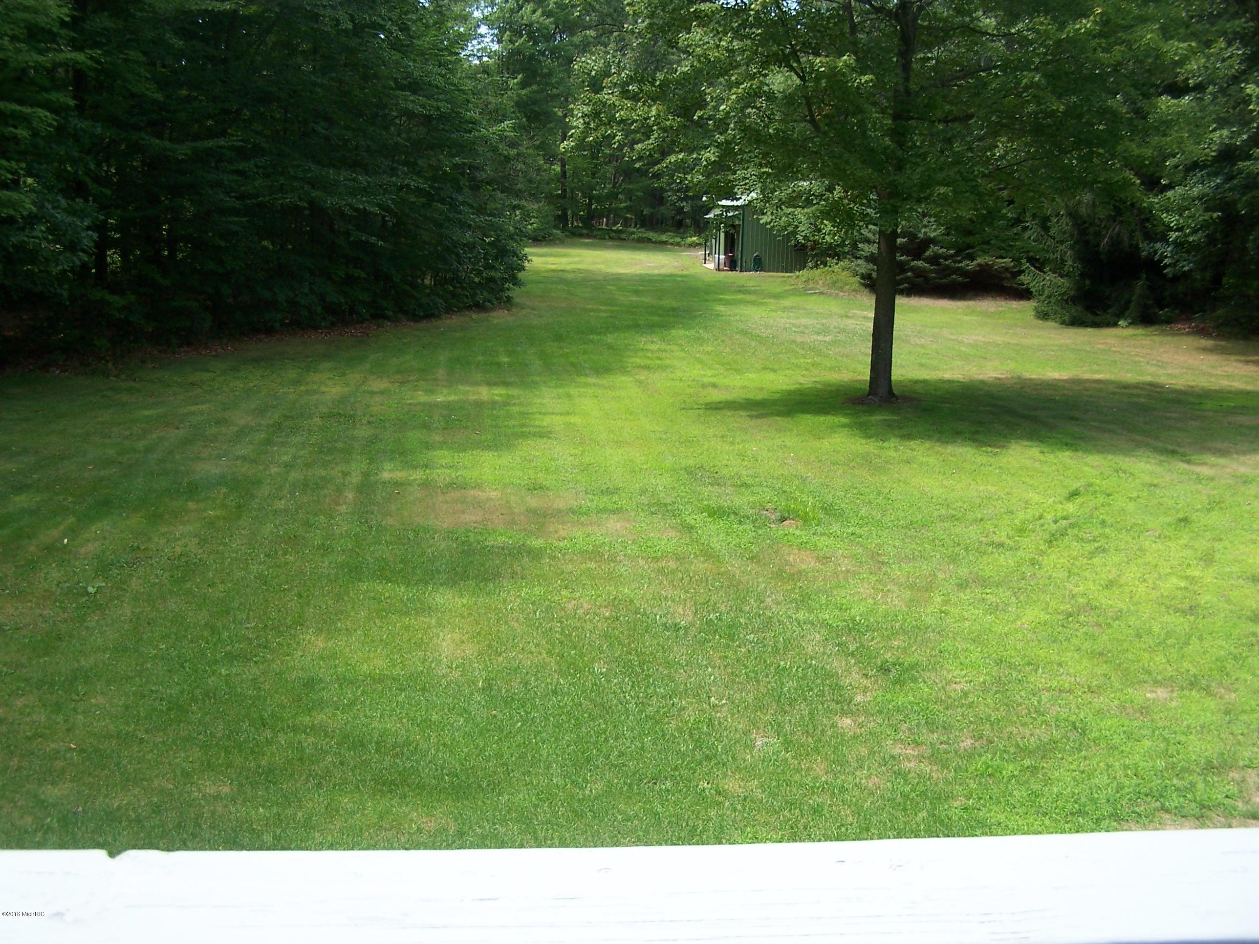 2103 North Peterson Road Muskegon, MI 49445 - Photo 34 of 38 101_0248