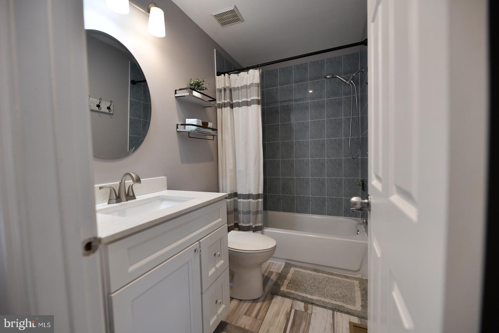 21 East Park Road Newtown, PA 18940 - Photo 19 of 25 Updated hall bathroom