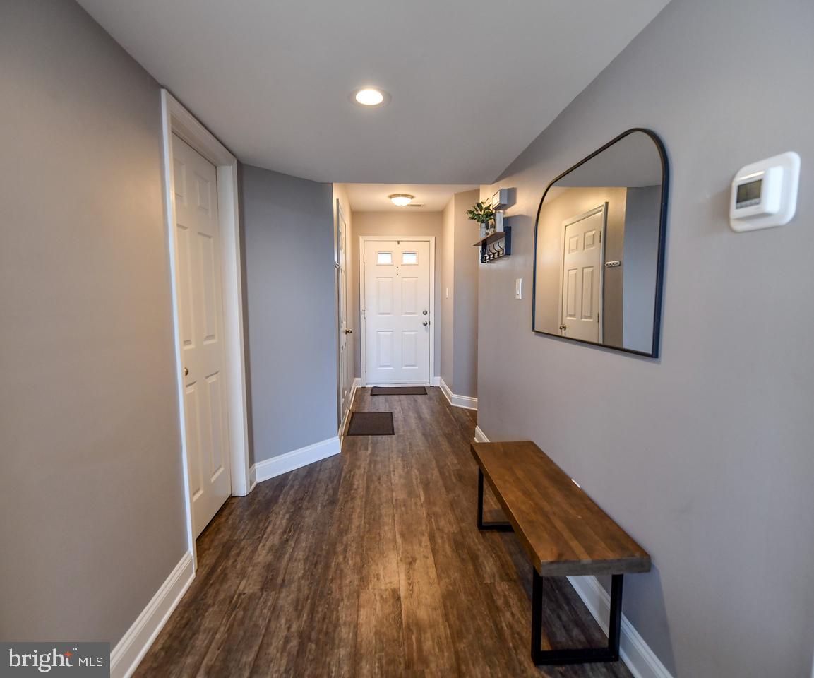 21 East Park Road Newtown, PA 18940 - Photo 6 of 25 Foyer