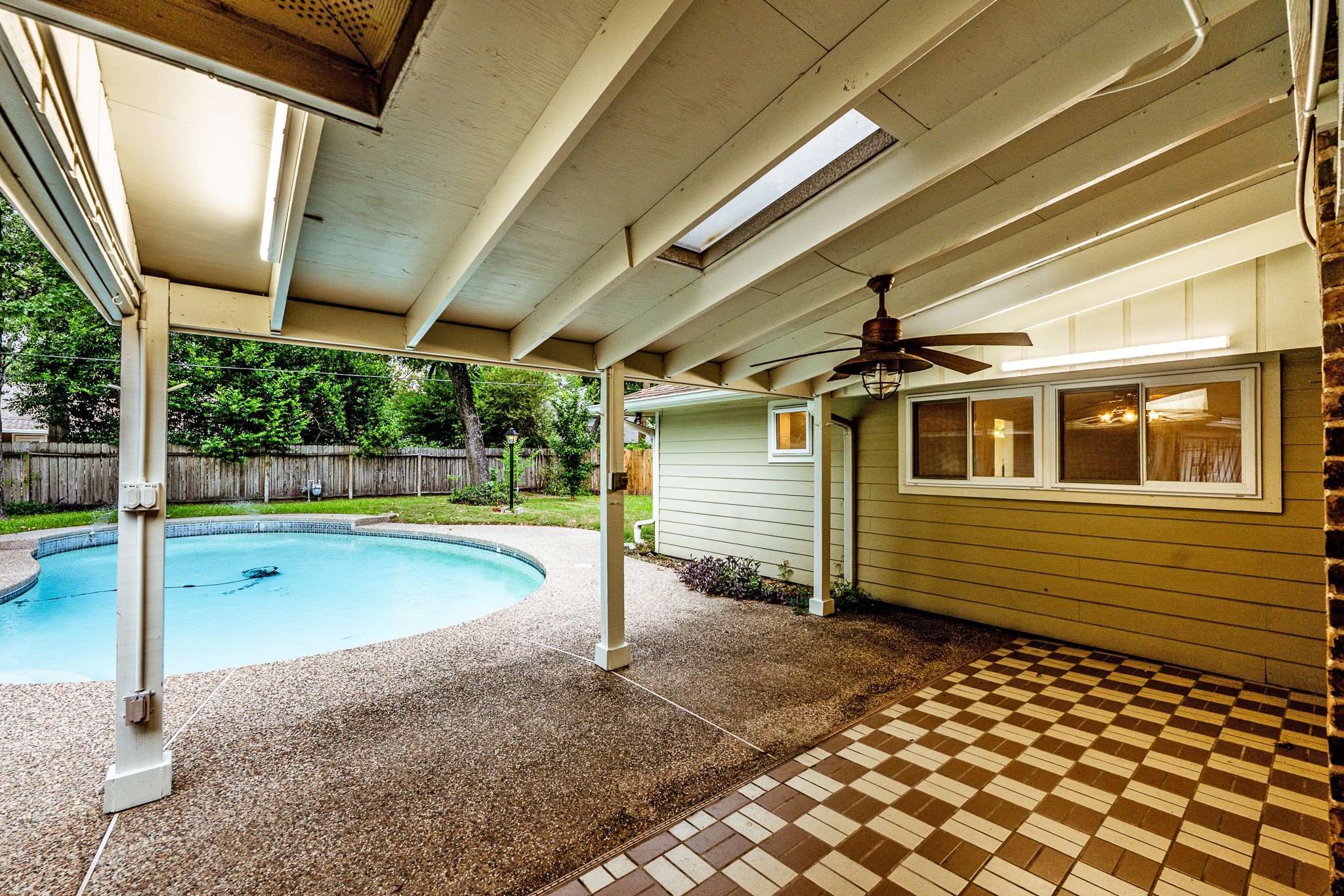 206 Hickory Ridge Drive Shenandoah, TX 77381 - Photo 30 of 35 a view of a house with backyard and sitting area