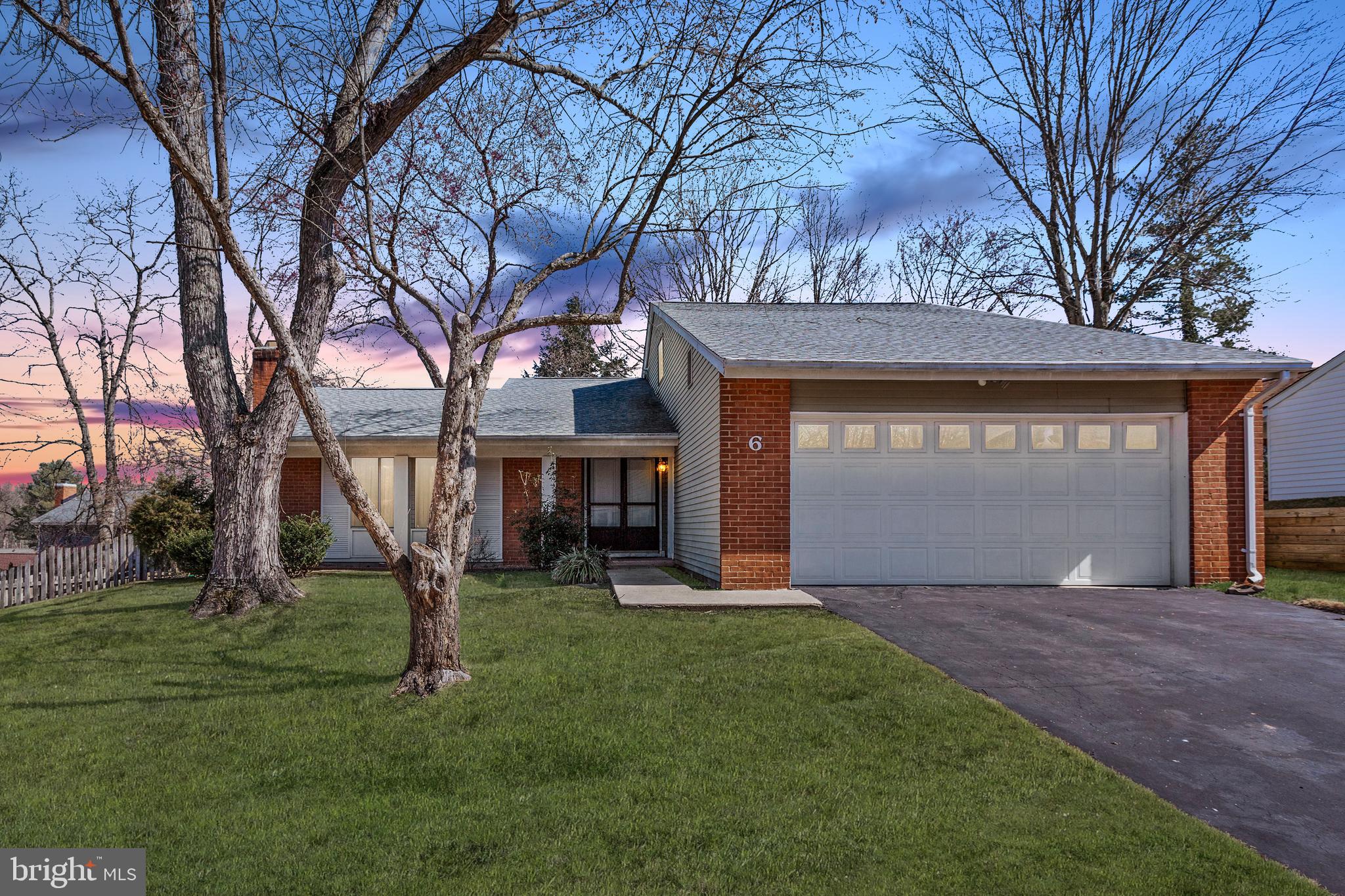 6 Greencastle Road Sterling, VA 20164 - Photo 2 of 27 Gallery Image 2