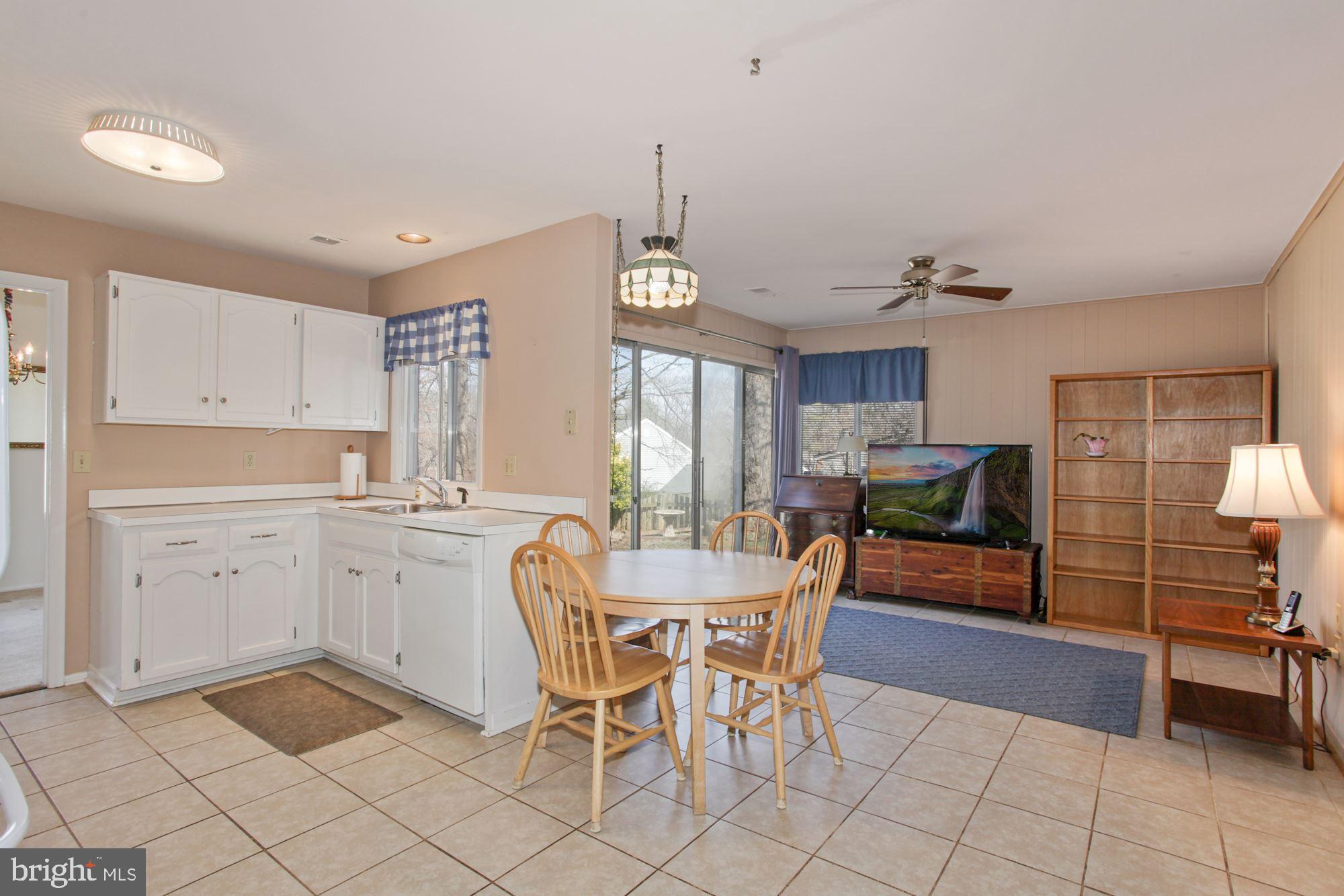 6 Greencastle Road Sterling, VA 20164 - Photo 7 of 27 Gallery Image 7