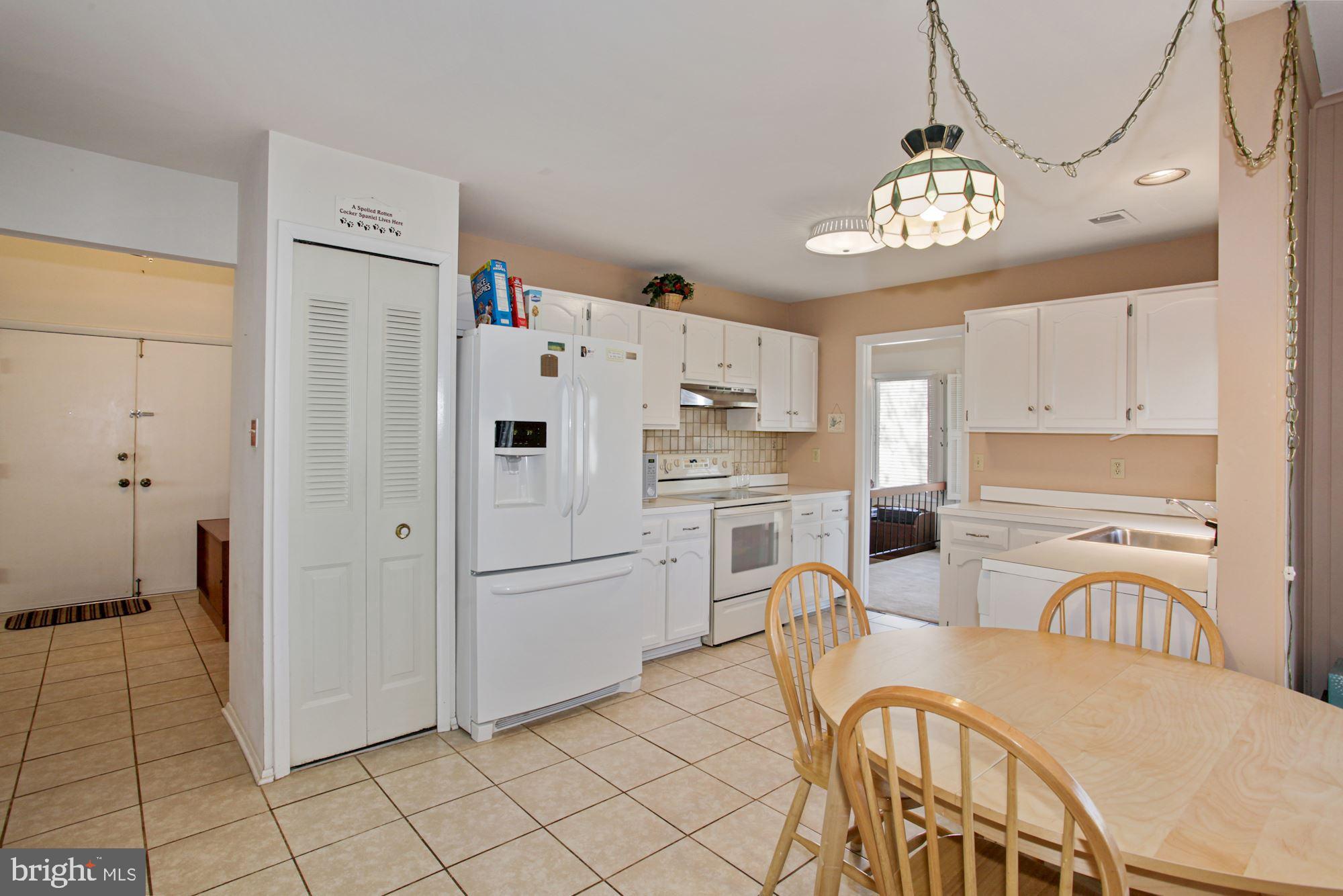 6 Greencastle Road Sterling, VA 20164 - Photo 8 of 27 Gallery Image 8