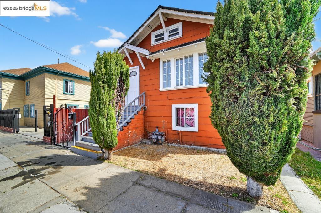 4114 East 17th Street Oakland, CA 94601 - Photo 2 of 39 a front view of a house