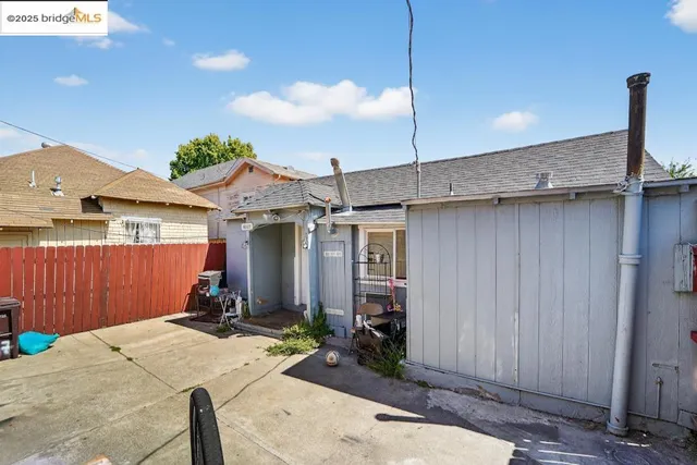 $699,000 | 4114 East 17th Street, Oakland, CA 94601