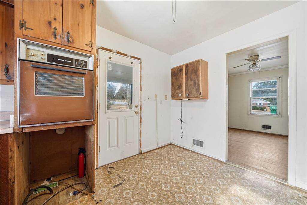 1655 Lucelle Avenue Southwest Stone Mountain, GA 30087 - Photo 11 of 42