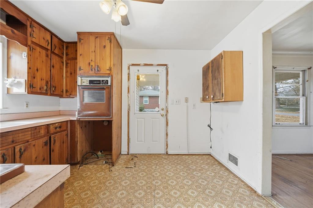 1655 Lucelle Avenue Southwest Stone Mountain, GA 30087 - Photo 12 of 42