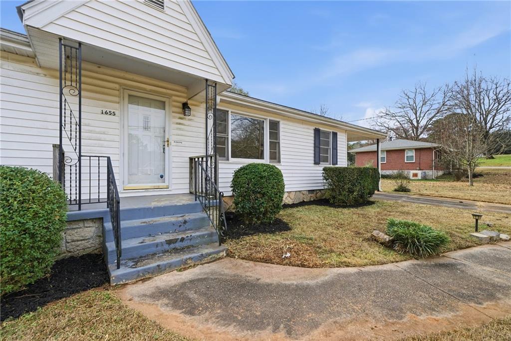 1655 Lucelle Avenue Southwest Stone Mountain, GA 30087 - Photo 31 of 42