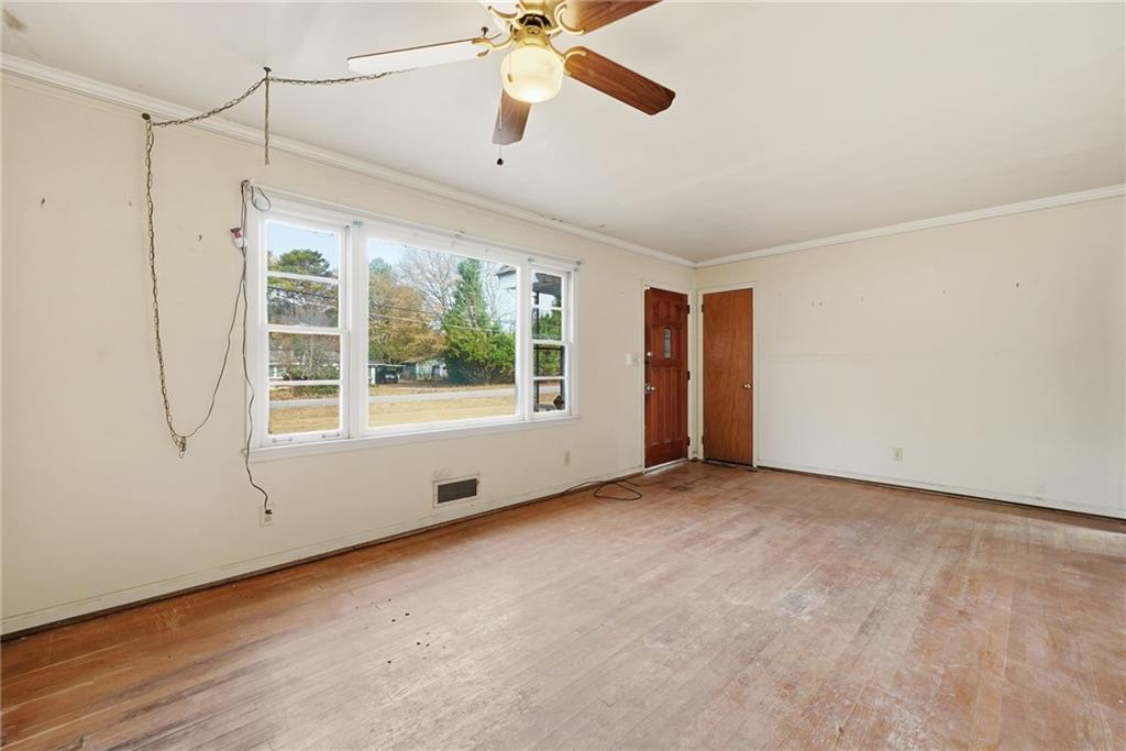 1655 Lucelle Avenue Southwest Stone Mountain, GA 30087 - Photo 4 of 42