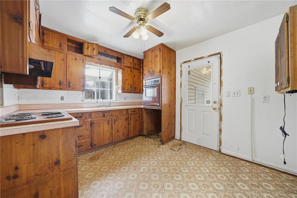 1655 Lucelle Avenue Southwest Stone Mountain, GA 30087 - Photo 9 of 42