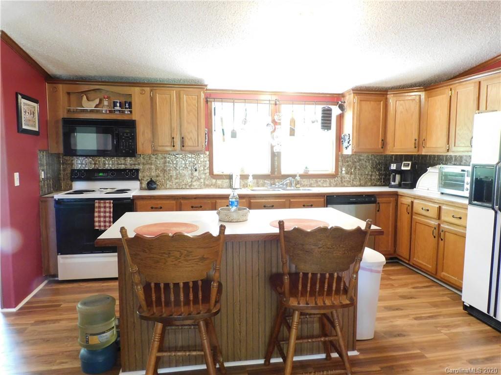 1635 Davis Farm Road York, SC 29745 - Photo 4 of 22 Gallery Image 4