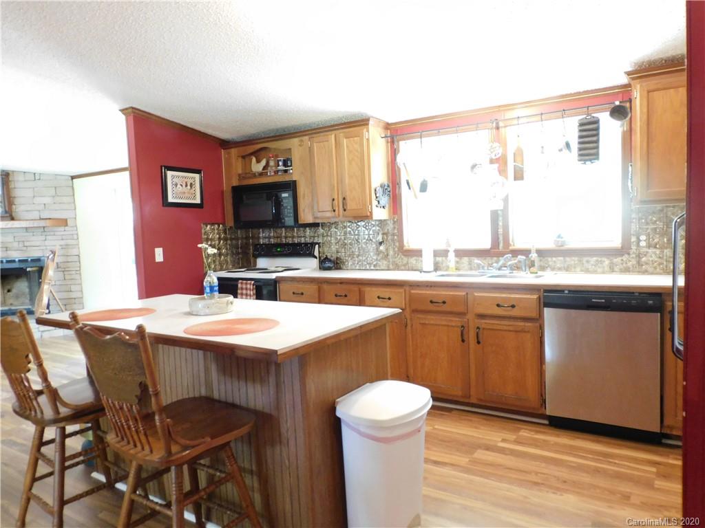 1635 Davis Farm Road York, SC 29745 - Photo 5 of 22 Gallery Image 5